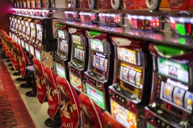 royalsky platform interface showing slot games, live tables, and sportsbook